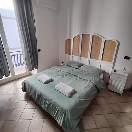 Bellavista, Il Tuo Soggiorno Vista Mare! Apartment Нетуно Екстериор снимка